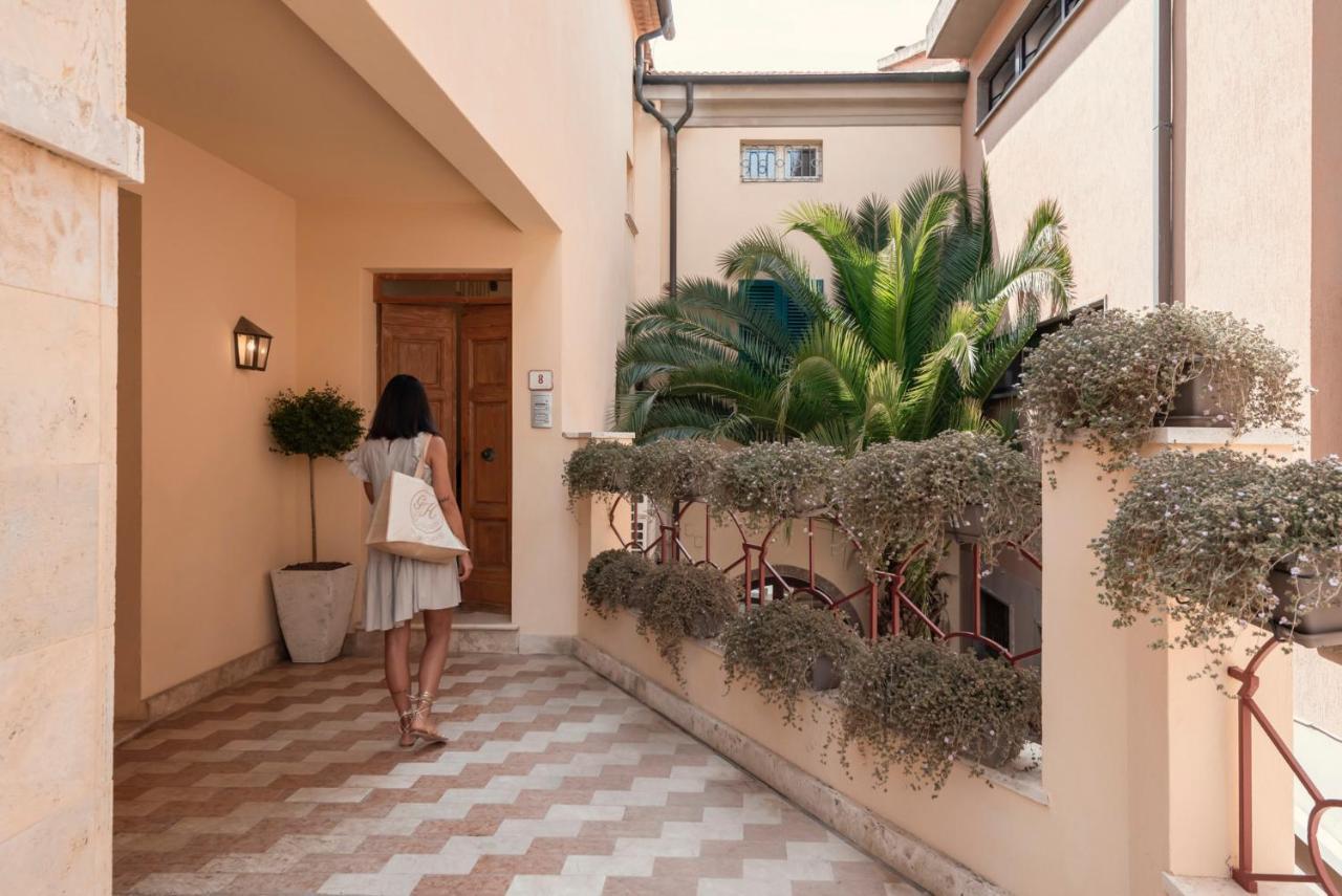 Palazzo Degli Archi Apartment Сан Винченцо Екстериор снимка