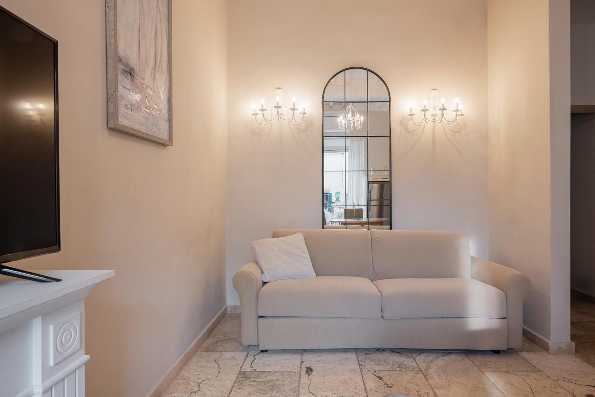 Palazzo Degli Archi Apartment Сан Винченцо Екстериор снимка